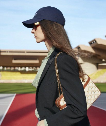 Įkvėpimas brandžioms moterims, dievinančioms stereotipų nesuvaržytą madą Įkvėpimas brandžioms moterims, dievinančioms stereotipų nesuvaržytą madą